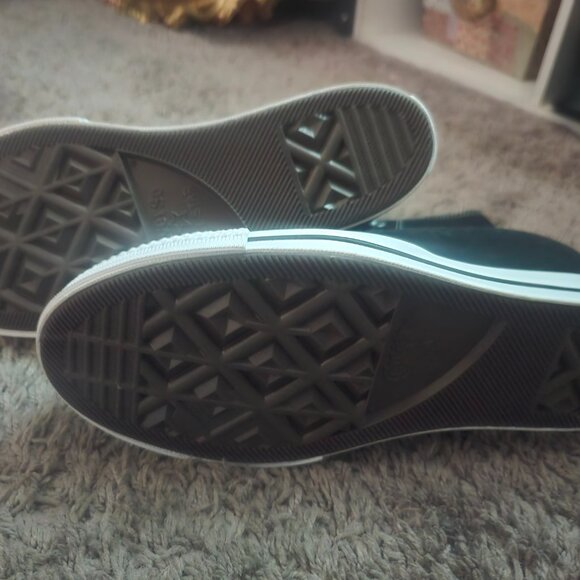 Converse platform high tops. - Picture 3 of 5